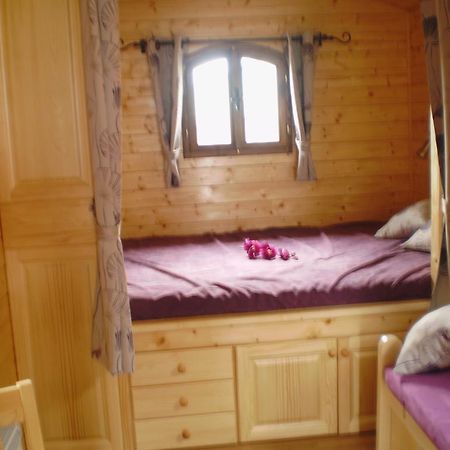 Bed and Breakfast Les Roziers - Roulotte Bagnac Esterno foto